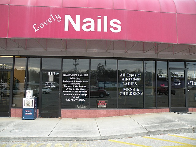 lovelynails.jpg